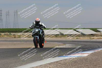 media/Jul-22-2022-TrackDaz (Fri) [[ca4971259a]]/Group B/130pm (Wheelie Bump)/